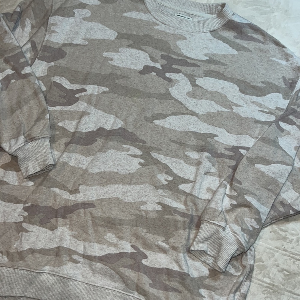 American‎ Eagle camo crewneck - Picture 2 of 4